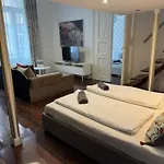 Luxury Art Deco Flat / Big Balcony *