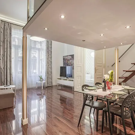 דירה Luxury Art Deco Flat / Big Balcony *