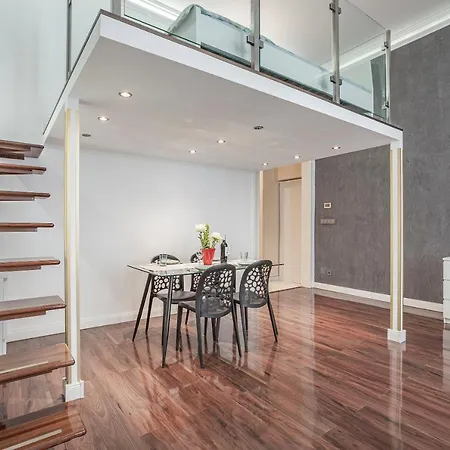 דירה Luxury Art Deco Flat / Big Balcony *