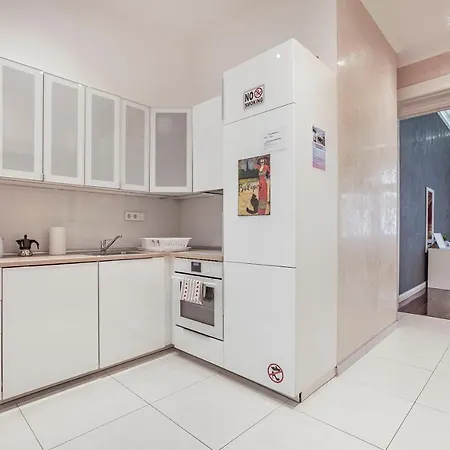 Luxury Art Deco Flat / Big Balcony דירה *