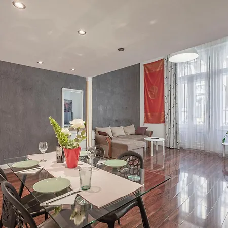 דירה Luxury Art Deco Flat / Big Balcony בודפשט