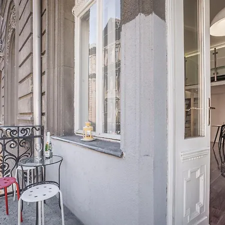 Luxury Art Deco Flat / Big Balcony Apartment Budapest