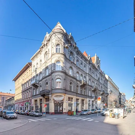 דירה Luxury Art Deco Flat / Big Balcony *