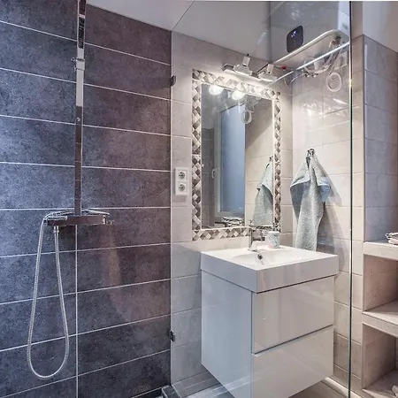 Luxury Art Deco Flat / Big Balcony *