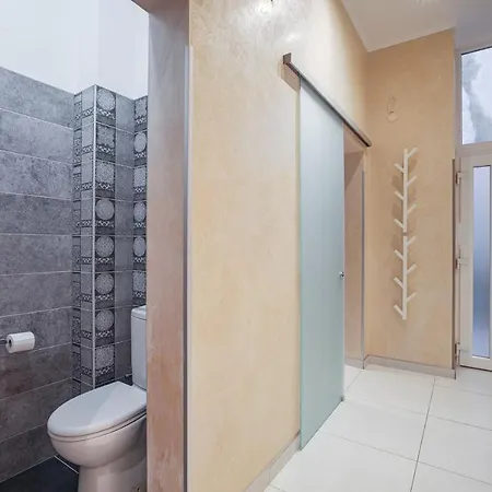 דירה Luxury Art Deco Flat / Big Balcony