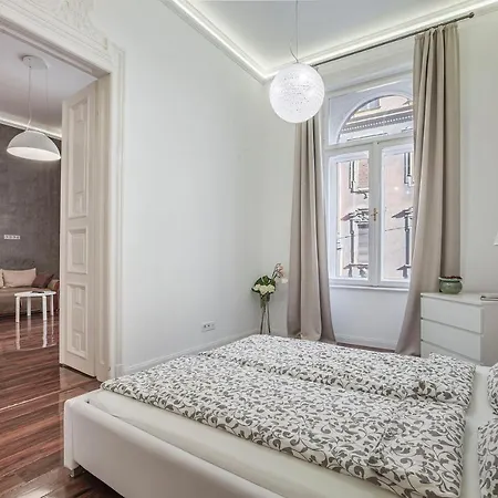 Luxury Art Deco Flat / Big Balcony Apartment Budapest