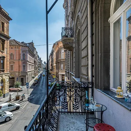 Luxury Art Deco Flat / Big Balcony *
