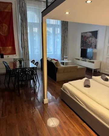 Appartamento Luxury Art Deco Flat / Big Balcony Budapest