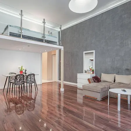 Luxury Art Deco Flat / Big Balcony Appartamento