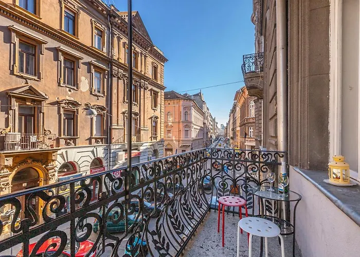 Luxury Art Deco Flat / Big Balcony Apartman Budapest